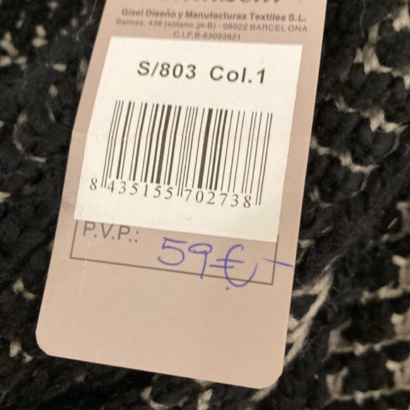 Luxury Italian NWT poncho - Picture 2 of 5